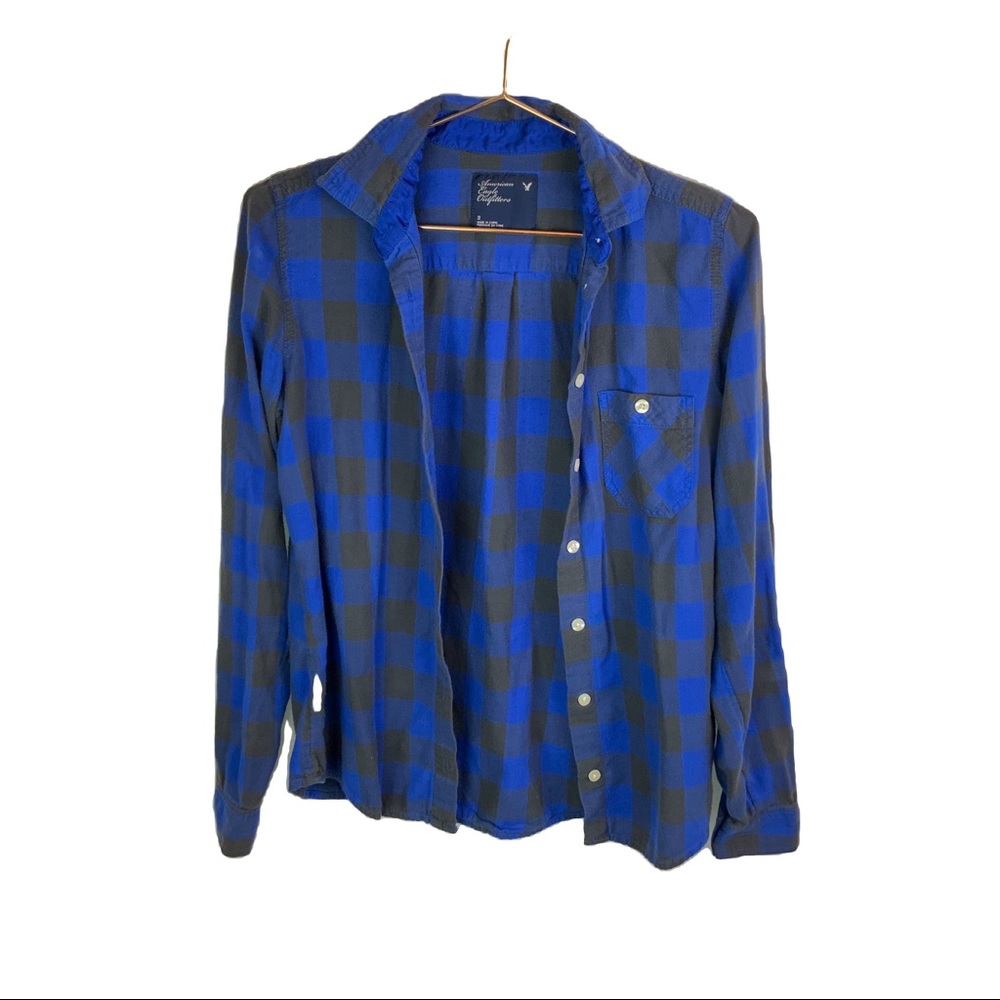 AMERICAN EAGLE Plaid Top